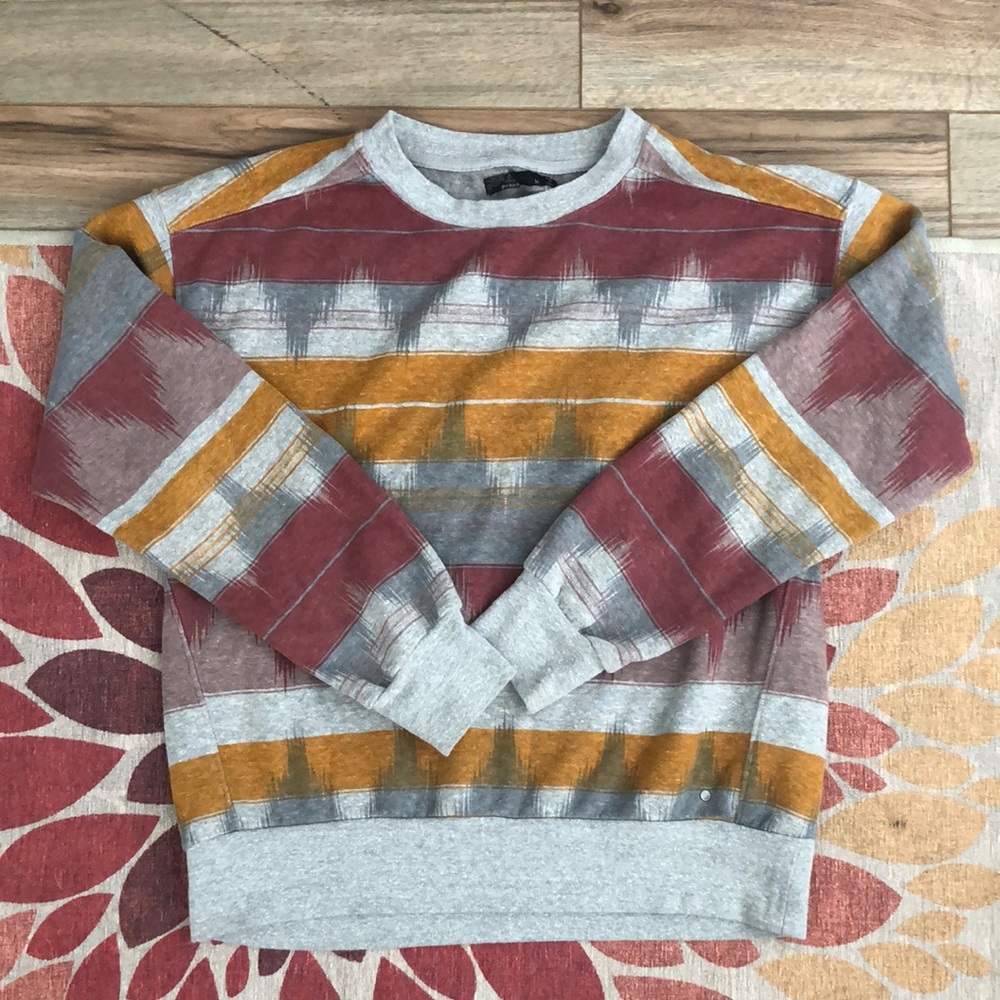 Prana crew neck sweatshirt.